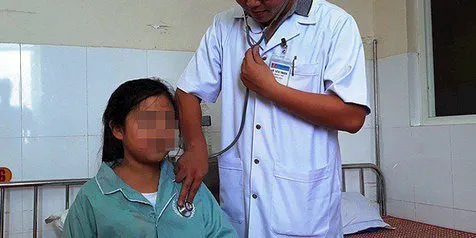 Kondisi Langka Sebabkan Gadis Belia Asal Vietnam Ini Berkeringat Darah