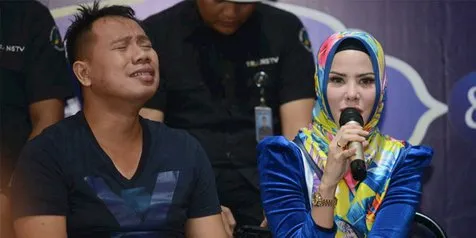 Kronologi Vicky Prasetyo Menggerebek Angel Lelga yang Diduga Berzina
