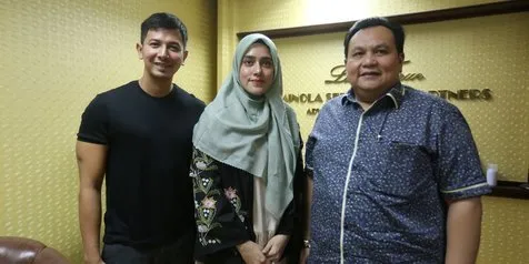 Kuasa Hukum Fairuz A. Rafiq Pertanyakan Foto Pablo Benua Yang Lagi 'Selow' di Mall