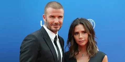 Langka! David Beckham Tertangkap Cium & Peluk Mesra Victoria di Atas Yacht