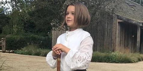 Liburan ke Prancis, Harper Beckham Tampil Cantik Dengan Rambut Barunya