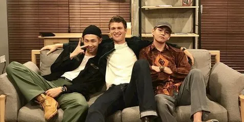 Lucunya Ansel Elgort Jadi Seorang ARMY, Sampai Umbar Kedekatan dengan V BTS