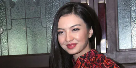 Malas ke Salon, Raline Shah Pilih Rawat Rambut di Rumah