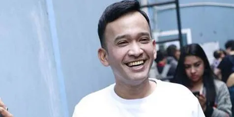 Mantap Jiwa, Ruben Onsu Bagikan Ratusan Ayam Geprek di Panggung LIDA 2019