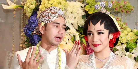 Masih Jomblo, Nikita Willy Gandeng Mama di Resepsi Raffi - Gigi