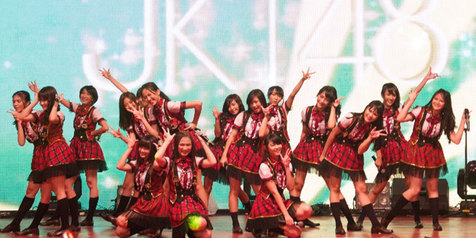 [Foto] Masuk Perbatasan Kota Malang, JKT48 Disambut Fans 