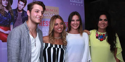 Meet and Greet Dengan Penggemar, Pemain Cansu dan Hazal Kagum