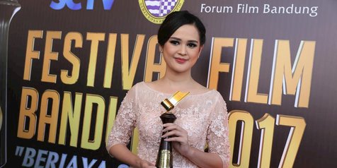 Memenangkan Pemeran Wanita Terpuji Serial  Televisi  FFB 