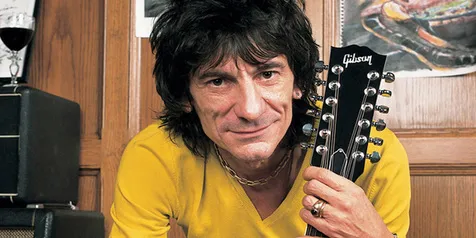 Memorabilia The Rolling Stones Dilelang Janda Ronnie Wood