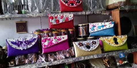 Dengan tujuan benda pakai produk kerajinan digunakan sebagai