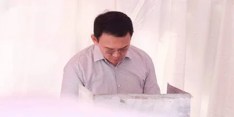 Hasil gambar untuk ahok marah