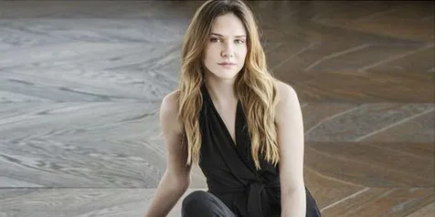 Mesra Dengan Pria Tampan, Inikah Sosok Pacar Alina Boz 'Hazal'?