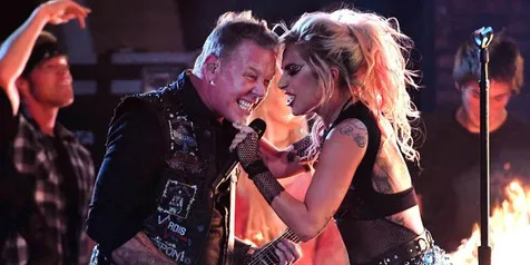 Mic Mati Saat Tampil, Produser Grammy Minta Maaf Pada Metallica
