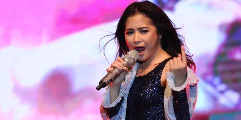 Mini Konsernya Ditonton Agus Yudhoyono, Prilly Latuconsina Grogi