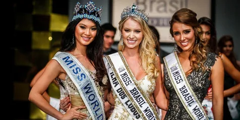 Miss World Wenxia Yu Suka Bebek Goreng Pedas Khas Bali