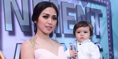 Momen Lucu Saat El Goda Jedar Saat Cicipi Kue Bikinan Sendiri