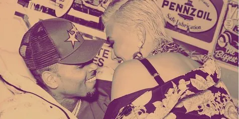 Momen Ultah, Agnez Mo Pajang Foto Teaser Mesra Bareng Chris Brown