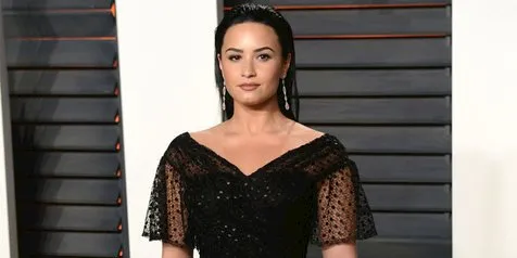 Nggak Diundang ke Nikahan Nick Jonas, Demi Lovato Merasa Kecewa