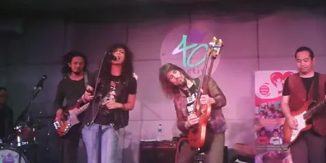 Pecah! Ketika Yoda Idol Dan Gitaris Guns N Roses Tampil Bareng