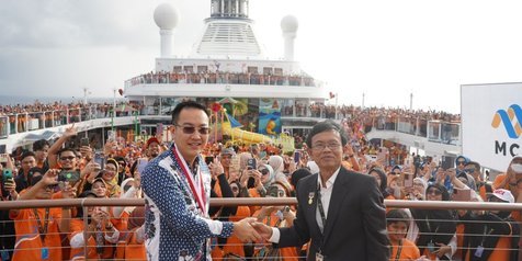 Pecahkan Rekor MURI Lagi, MCI Bawa 6000 Member Plesir ke Singapura Naik Kapal Cruise Royal Caribbean