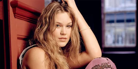 Pelaku Percobaan Pembunuhan Terhadap Joss Stone Dihukum 18 Tahun