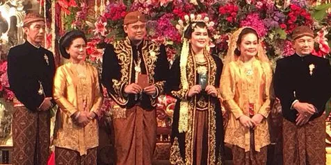 Penampakan Mahar Emas 80 Gram Yang Diberikan Bobby Nasution ke Kahiyang Ayu, Elegan