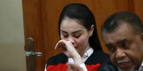 Pleidoinya Ditolak Jaksa, Jennifer Dunn Menangis Teringat Tugas Sebagai Istri