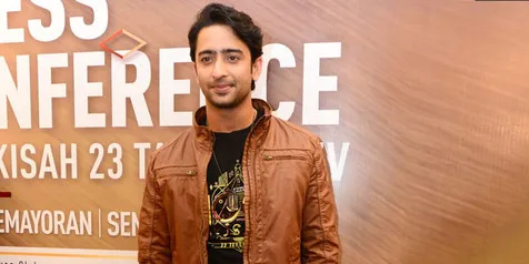 Pose Cemberut Saat Latihan Kriket, Shaheer Sheikh Malah Unyu Abis