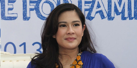 Posisi Sungsang, Dian Sastro Tak Mungkin Melahirkan Normal 