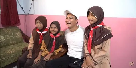 Prank Sekolah di Mojokerto, Baim Wong Ajak Murid Wisata ke Pabrik Es Krim Terbesar