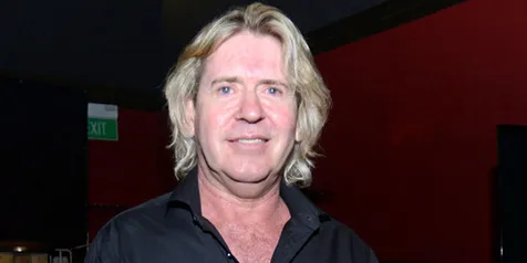 Produser U2 Beberkan Pengalaman Jual Album Lewat KFC di Indonesia