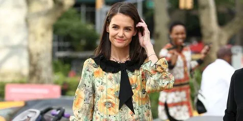 Putus dari Jamie Foxx, Katie Holmes Mendadak Berani Tampil Seksi