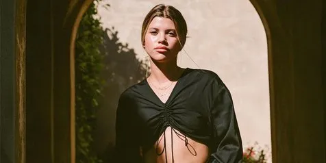 Putus dari Scott Disick, Sofia Richie Tertangkap Cium Mesra Pacar Barunya