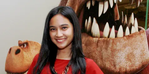 Rachel Amanda Sedang Menikmati Dunia Kuliah dan Nulis
