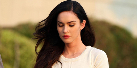 Rambut Megan Fox Dibikin Rontok Oleh Pewarna Rambut 