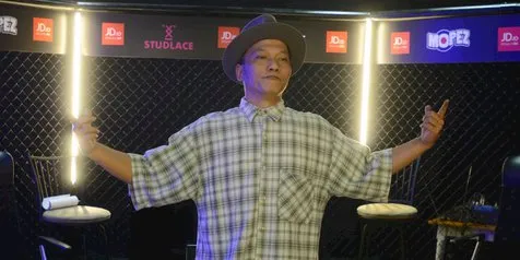 Rilis Single Baru, Iwa K Tak Segan Gaet Rapper Muda.