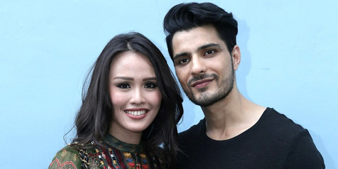 Romantisnya Vin  Rana  dan Nita Sofiani Mesra di Atas 