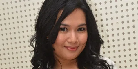 Sang Anak Minta Dea Mirella Nikah Lagi