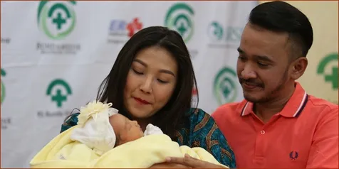 Sarwendah Tak Bisa Berkata-Kata Akhirnya Lahirkan Putri Pertama