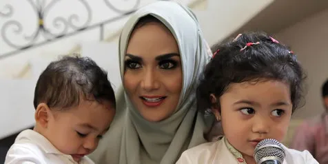 Sederhana, Krisdayanti Rayakan Ultah Bareng Anak Yatim