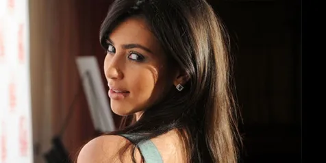 Seksinya Kostum Halloween Kim Kardashian Ini!