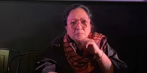 Selalu Membawa Barang Milik Mendiang Ibu dan Adiknya, Dewi Irawan: Saya Pakai Kaosnya Ria Waktu Adegan Telepon