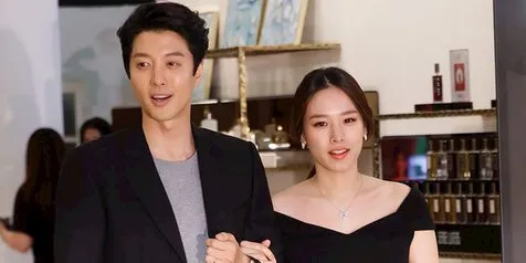 Selamat! Jo Yoon Hee Istri Lee Dong Gun Lahirkan Anak Pertama