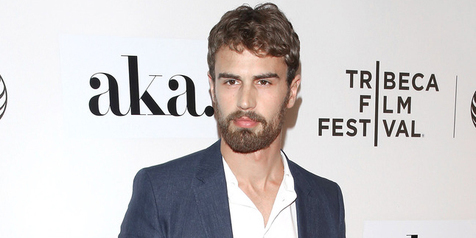 Selesai Syuting ALLEGIANT Theo James Bakal Kangen 