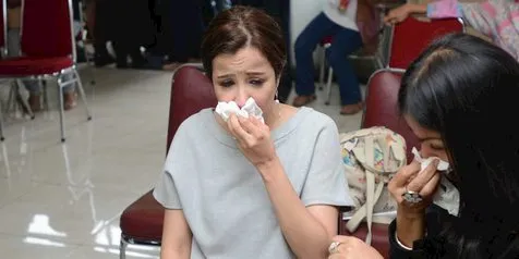 Shawn Kuliah di Luar Negeri, Andi Soraya Cium Bantal Gulingnya Saat Kangen