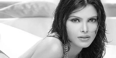 Sherlyn Chopra Akui Pernah Lakukan Seks Demi Uang