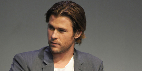 Siapa Sih Nama Anak Kembar Chris Hemsworth - Elsa Pataky 