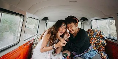 So Sweet! Nadine Chandrawinata Ikut Rayakan Lebaran Bareng Dimas Anggara