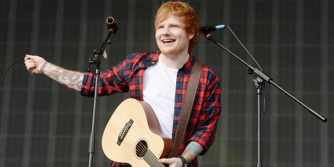 Soal Taylor Swift 'Muda', Ed Sheeran: Dia Bukan Anak Yang Populer