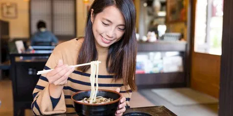 Sound On! Dengerin Nikmatnya Para Influencers Seruput Nongshim Ramyun